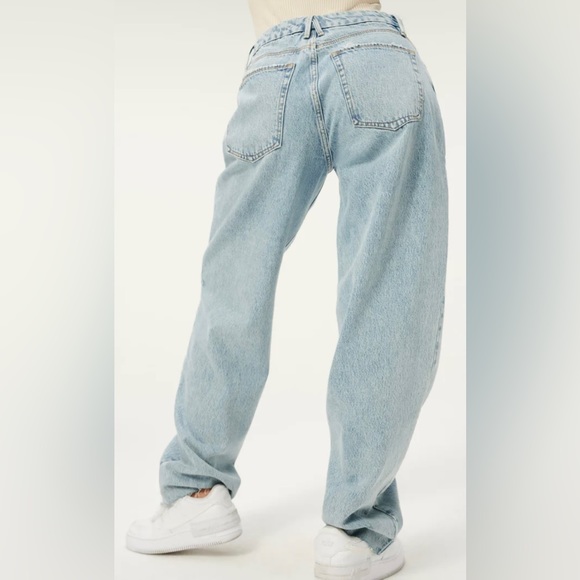 NEW GOOD AMERICAN JEANS - Picture 3 of 6